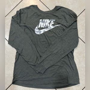 Nike long sleeve tee